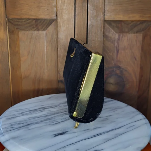 Elegant Black Velvet Clutch - Picture 6 of 16